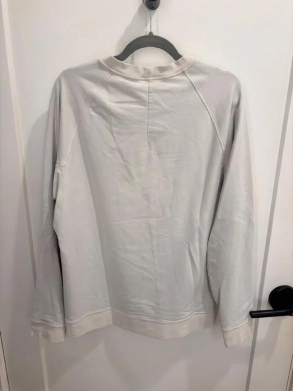 LULULEMON - Mens Sweatshirt with size zipper vent and hidden pocket